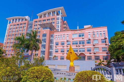 福建省同安第一中學與潮安縣彩塘中學 校園環境對比分析